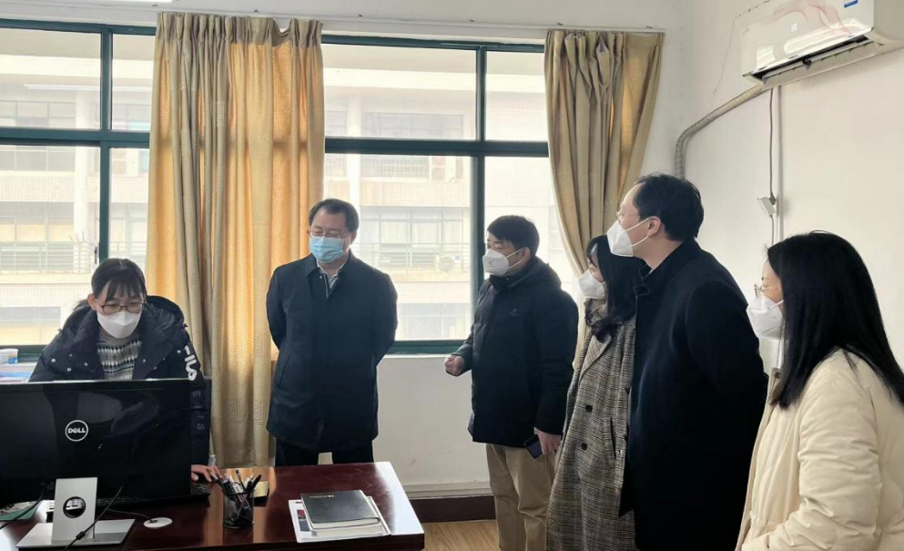 免费观看已满十八岁电视剧两女