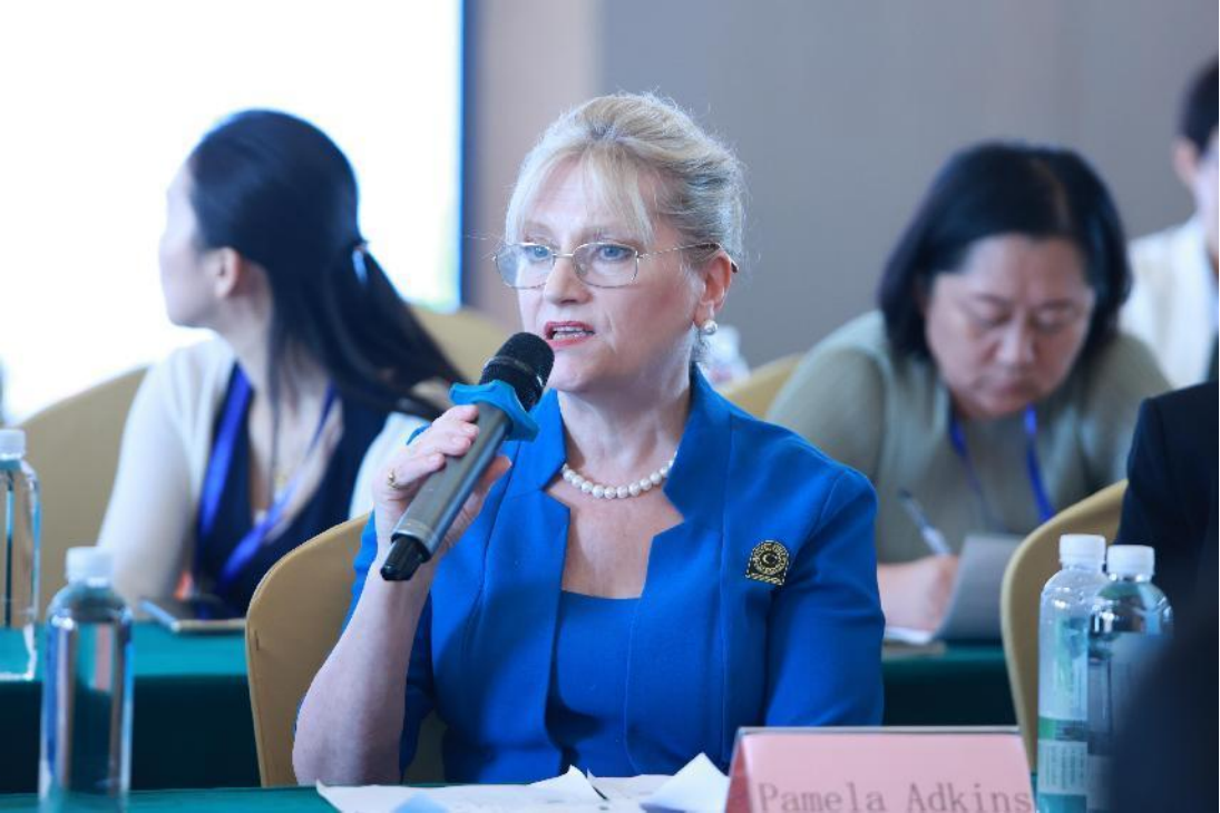 免费观看已满十八岁电视剧两女
