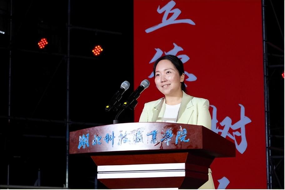 免费观看已满十八岁电视剧两女
