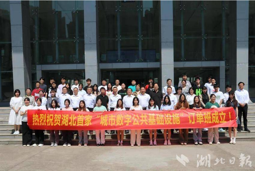 免费观看已满十八岁电视剧两女