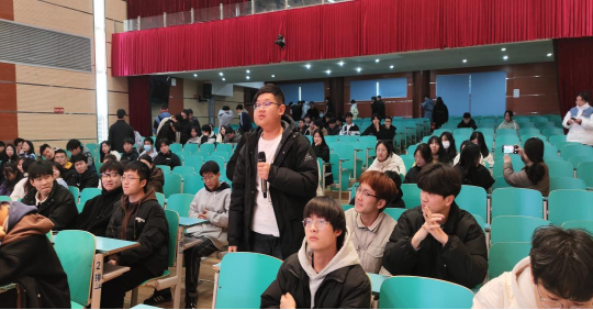 免费观看已满十八岁电视剧两女