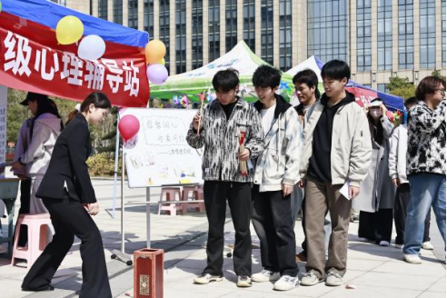 免费观看已满十八岁电视剧两女