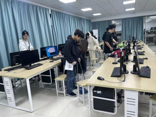 免费观看已满十八岁电视剧两女