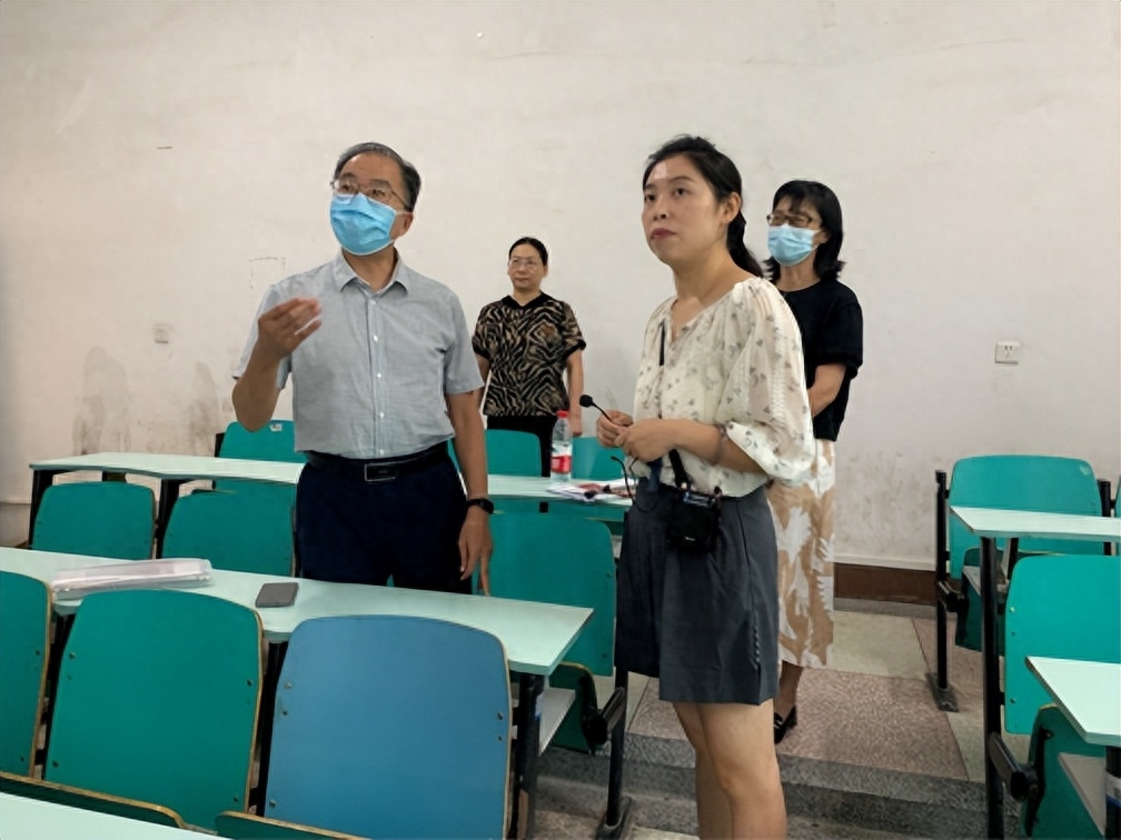 免费观看已满十八岁电视剧两女