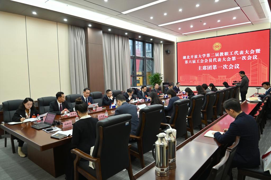免费观看已满十八岁电视剧两女