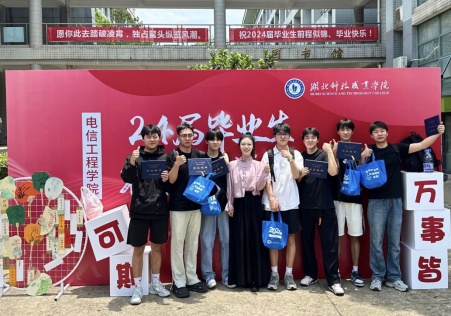 免费观看已满十八岁电视剧两女