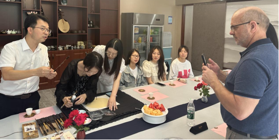 免费观看已满十八岁电视剧两女