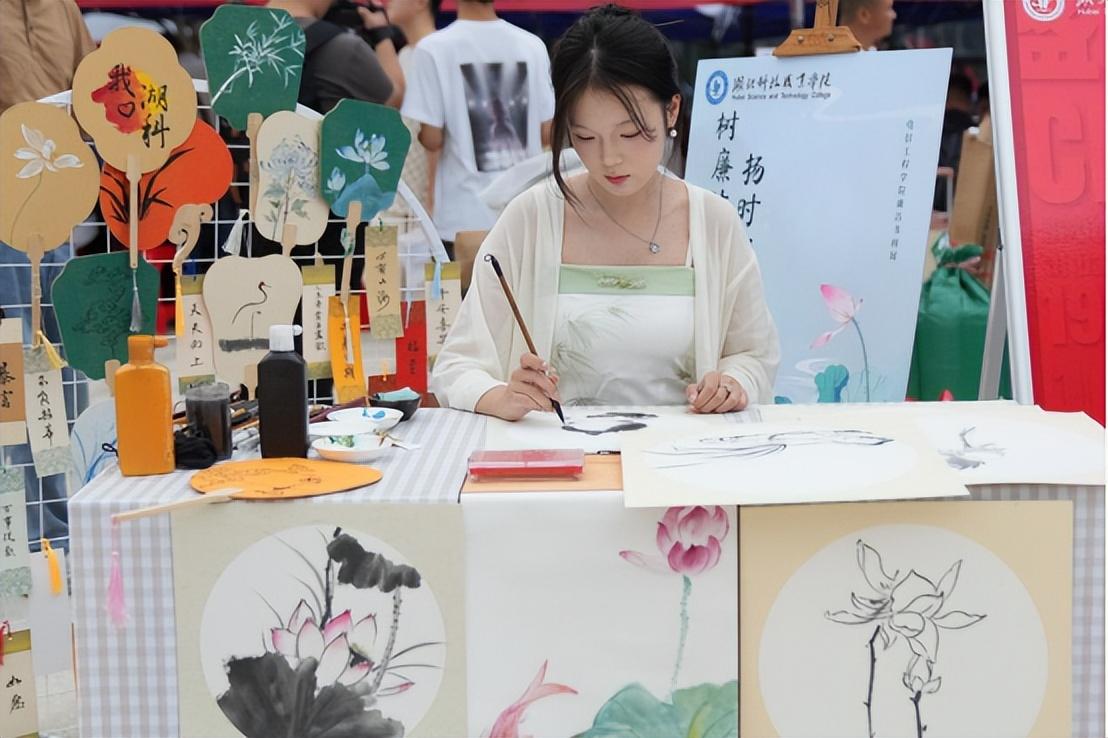 免费观看已满十八岁电视剧两女