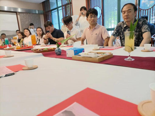 免费观看已满十八岁电视剧两女