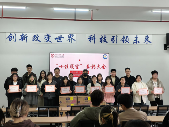 免费观看已满十八岁电视剧两女