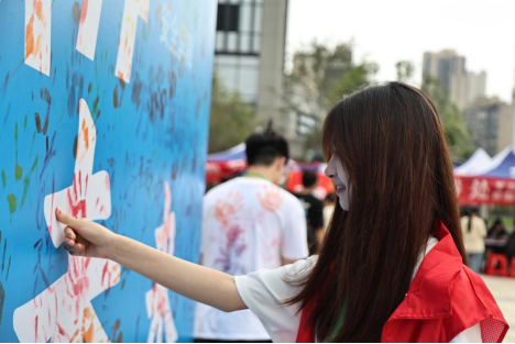 免费观看已满十八岁电视剧两女