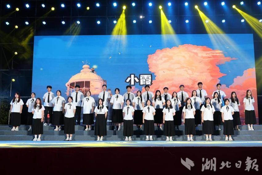免费观看已满十八岁电视剧两女