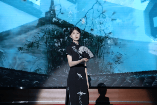 免费观看已满十八岁电视剧两女