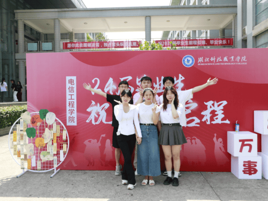 免费观看已满十八岁电视剧两女