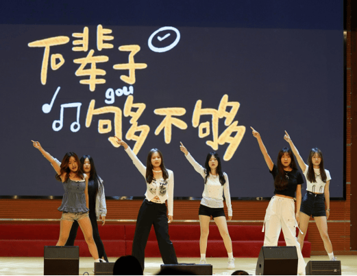 免费观看已满十八岁电视剧两女